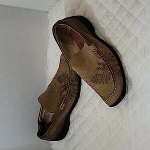 Guess Cedric Slip On Brown Size 9